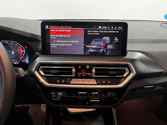 BMW X3 xDrive20d color Negro. Año 2022. 140KW(190CV). Diésel. En concesionario Unicars Ponent de Lleida