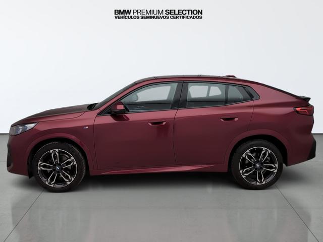 BMW X2 sDrive18d color Rojo. Año 2024. 110KW(150CV). Diésel. En concesionario Automotor Premium Marbella - Málaga de Málaga