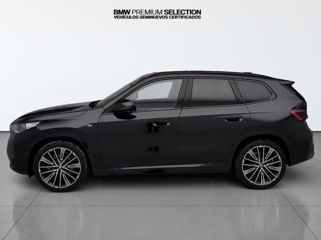 BMW X1 sDrive20i color Negro. Año 2023. 125KW(170CV). Híbrido Electro/Gasolina. En concesionario Automotor Premium Velázquez - Málaga de Málaga
