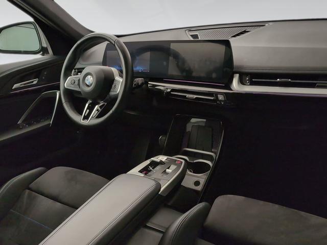 BMW X1 sDrive20i color Negro. Año 2023. 125KW(170CV). Híbrido Electro/Gasolina. En concesionario Automotor Premium Velázquez - Málaga de Málaga