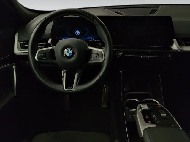 BMW X1 sDrive20i color Negro. Año 2023. 125KW(170CV). Híbrido Electro/Gasolina. En concesionario Automotor Premium Velázquez - Málaga de Málaga