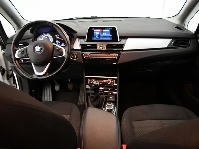 BMW Serie 2 216d Active Tourer color Blanco. Año 2021. 85KW(116CV). Diésel. En concesionario BYmyCAR Madrid - Alcalá de Madrid