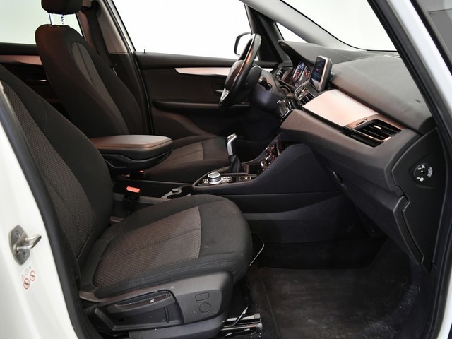 BMW Serie 2 216d Active Tourer color Blanco. Año 2021. 85KW(116CV). Diésel. En concesionario BYmyCAR Madrid - Alcalá de Madrid