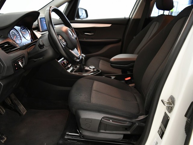 BMW Serie 2 216d Active Tourer color Blanco. Año 2021. 85KW(116CV). Diésel. En concesionario BYmyCAR Madrid - Alcalá de Madrid