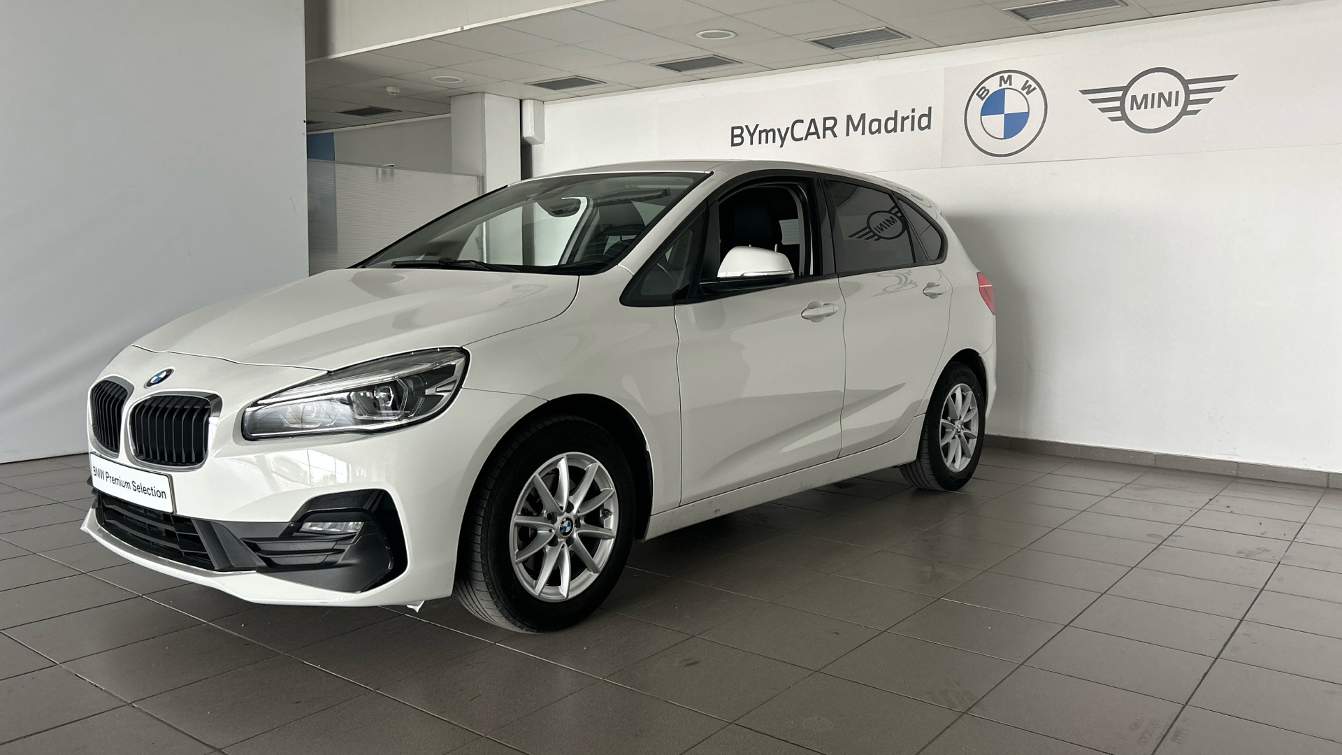 BMW Serie 2 216d Active Tourer color Blanco. Año 2021. 85KW(116CV). Diésel. En concesionario BYmyCAR Madrid - Alcalá de Madrid