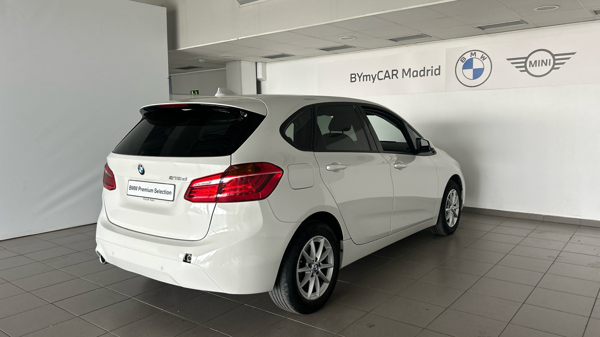 BMW Serie 2 216d Active Tourer color Blanco. Año 2021. 85KW(116CV). Diésel. En concesionario BYmyCAR Madrid - Alcalá de Madrid