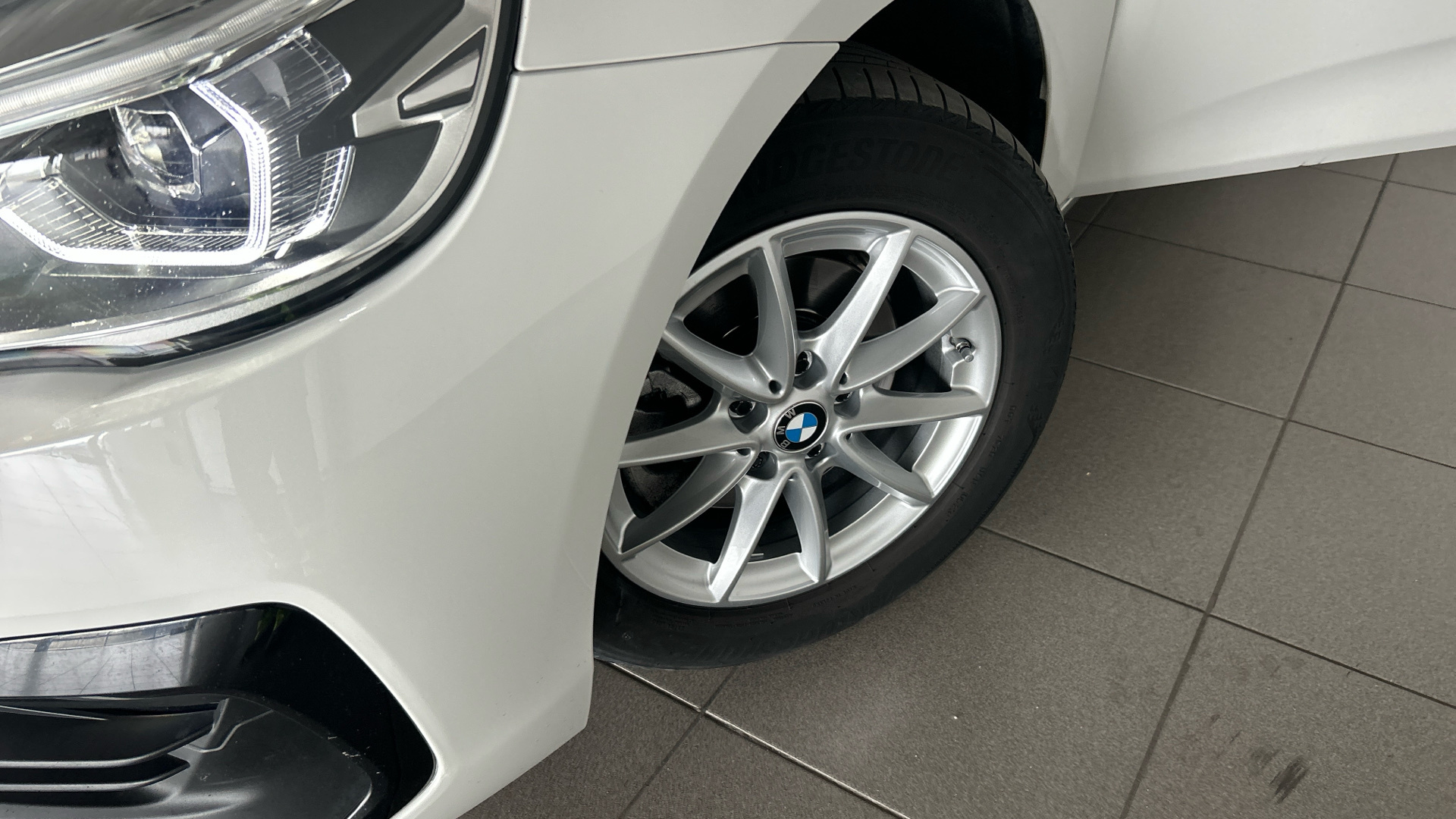 BMW Serie 2 216d Active Tourer color Blanco. Año 2021. 85KW(116CV). Diésel. En concesionario BYmyCAR Madrid - Alcalá de Madrid