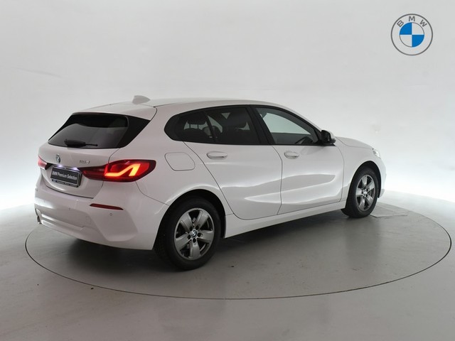 BMW Serie 1 116d color Blanco. Año 2021. 85KW(116CV). Diésel. En concesionario BYmyCAR Madrid - Alcalá de Madrid