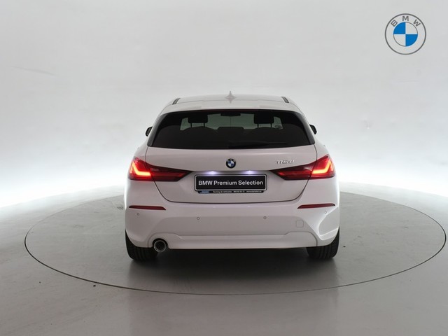 BMW Serie 1 116d color Blanco. Año 2021. 85KW(116CV). Diésel. En concesionario BYmyCAR Madrid - Alcalá de Madrid