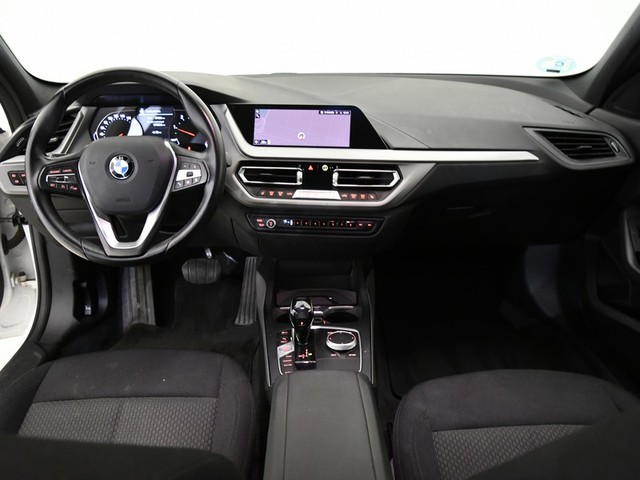 BMW Serie 1 116d color Blanco. Año 2021. 85KW(116CV). Diésel. En concesionario BYmyCAR Madrid - Alcalá de Madrid