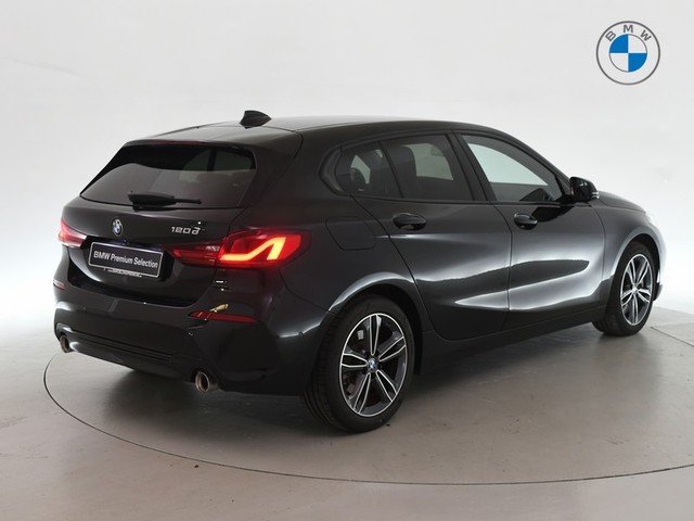 BMW Serie 1 120d color Negro. Año 2022. 140KW(190CV). Diésel. En concesionario BYmyCAR Madrid - Alcalá de Madrid