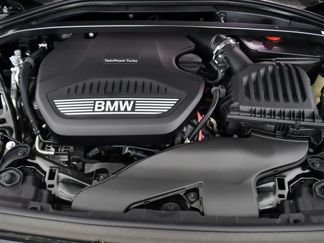 BMW Serie 1 120d color Negro. Año 2022. 140KW(190CV). Diésel. En concesionario BYmyCAR Madrid - Alcalá de Madrid