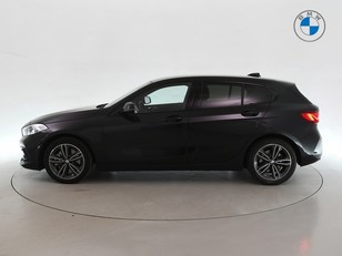 Fotos de BMW Serie 1 120d color Negro. Año 2022. 140KW(190CV). Diésel. En concesionario BYmyCAR Madrid - Alcalá de Madrid