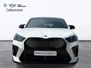Fotos de BMW iX2 xDrive30 color Blanco. Año 2025. 230KW(313CV). Eléctrico. En concesionario Celtamotor Caldas Reis de Pontevedra