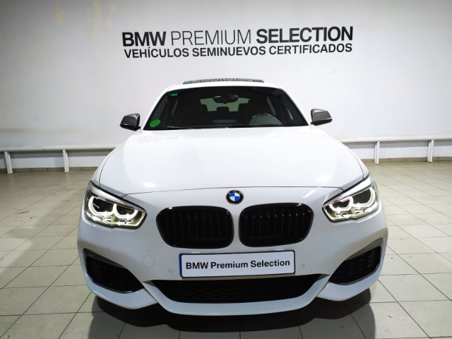BMW Serie 1 M140i color Blanco. Año 2017. 250KW(340CV). Gasolina. En concesionario Hispamovil Elche de Alicante
