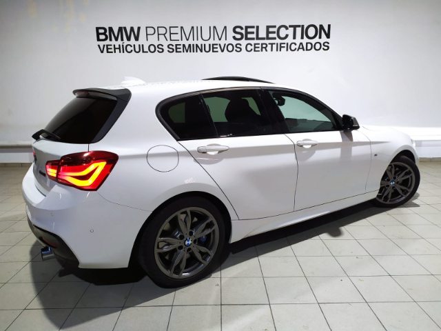 BMW Serie 1 M140i color Blanco. Año 2017. 250KW(340CV). Gasolina. En concesionario Hispamovil Elche de Alicante