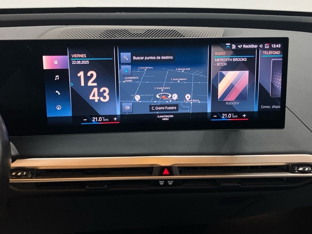 BMW iX xDrive40 color Gris. Año 2022. 240KW(326CV). Eléctrico. En concesionario Proa Premium Palma de Illes Balears