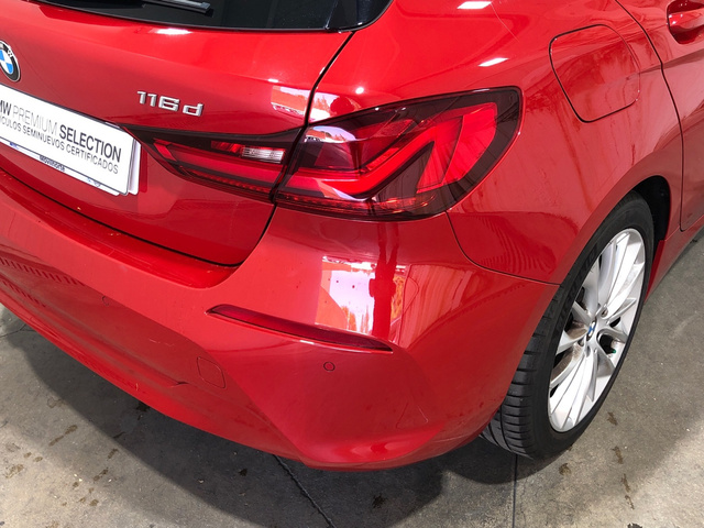 BMW Serie 1 116d color Rojo. Año 2020. 85KW(116CV). Diésel. En concesionario Movilnorte El Plantio de Madrid