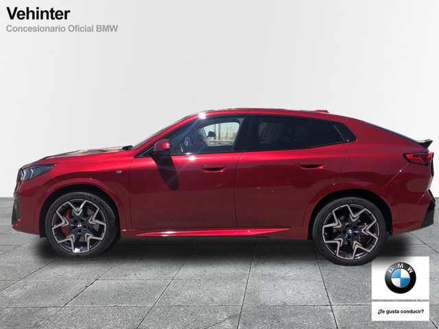 BMW X2 sDrive20i color Rojo. Año 2024. 125KW(170CV). Gasolina. En concesionario Vehinter Getafe de Madrid