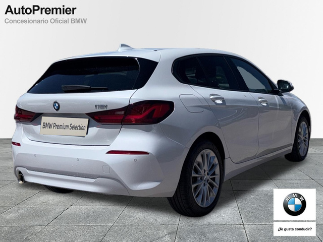 BMW Serie 1 118i color Blanco. Año 2022. 103KW(140CV). Gasolina. En concesionario Auto Premier, S.A. - MADRID de Madrid