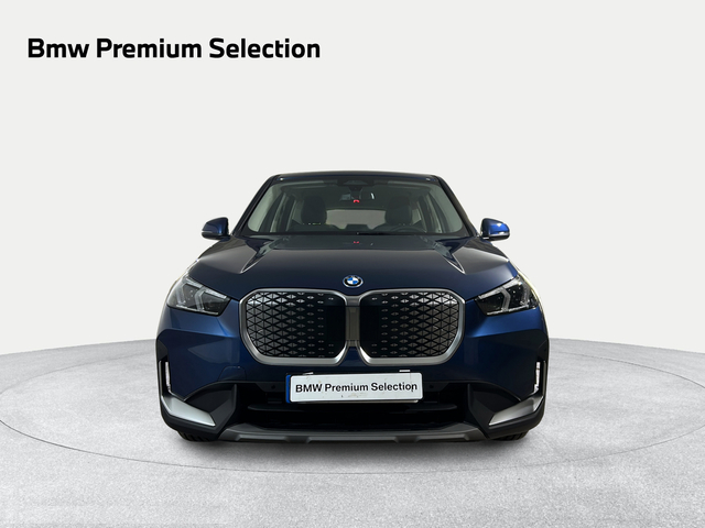 BMW iX1 xDrive30 color Azul. Año 2025. 230KW(313CV). Eléctrico. En concesionario San Pablo Motor | Su Eminencia de Sevilla