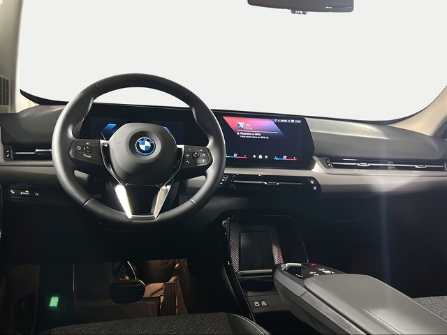 BMW iX1 xDrive30 color Azul. Año 2025. 230KW(313CV). Eléctrico. En concesionario San Pablo Motor | Su Eminencia de Sevilla