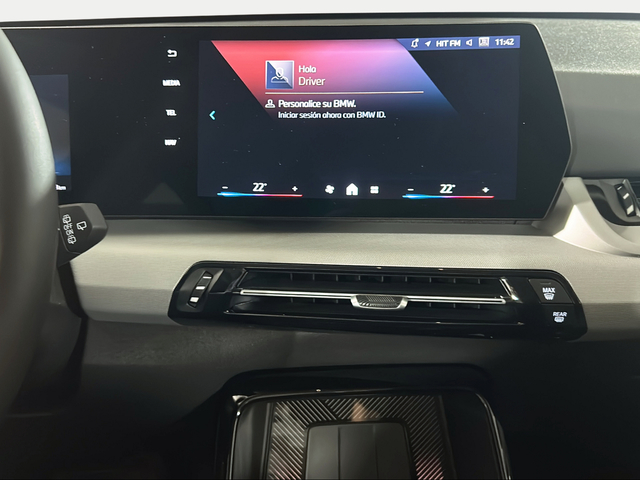 BMW iX1 xDrive30 color Azul. Año 2025. 230KW(313CV). Eléctrico. En concesionario San Pablo Motor | Su Eminencia de Sevilla