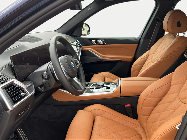 BMW X5 xDrive40d color Azul. Año 2025. 259KW(352CV). Diésel. En concesionario San Pablo Motor | Su Eminencia de Sevilla