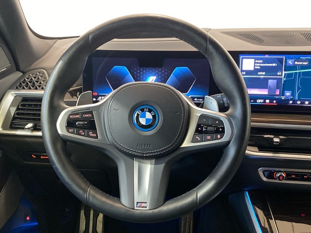 BMW X5 xDrive50e color Marrón. Año 2023. 360KW(489CV). Híbrido Electro/Gasolina. En concesionario Motor Gorbea de Álava