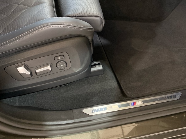 BMW X5 xDrive50e color Marrón. Año 2023. 360KW(489CV). Híbrido Electro/Gasolina. En concesionario Motor Gorbea de Álava