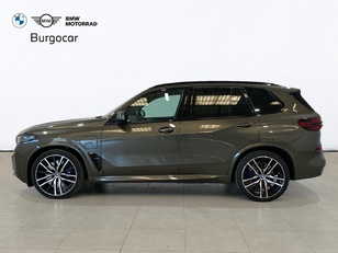 Fotos de BMW X5 xDrive50e color Marrón. Año 2023. 360KW(489CV). Híbrido Electro/Gasolina. En concesionario Motor Gorbea de Álava
