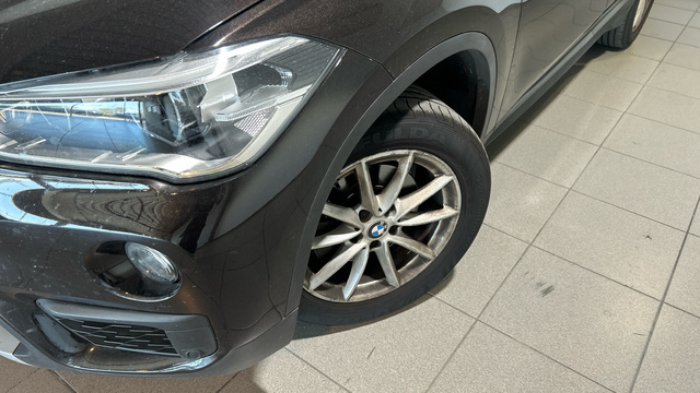 BMW X1 sDrive18d color Marrón. Año 2018. 110KW(150CV). Diésel. En concesionario BYmyCAR Madrid - Alcalá de Madrid