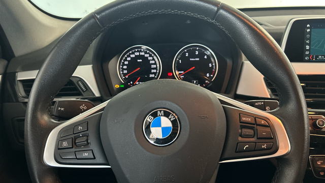 BMW X1 sDrive18d color Marrón. Año 2018. 110KW(150CV). Diésel. En concesionario BYmyCAR Madrid - Alcalá de Madrid