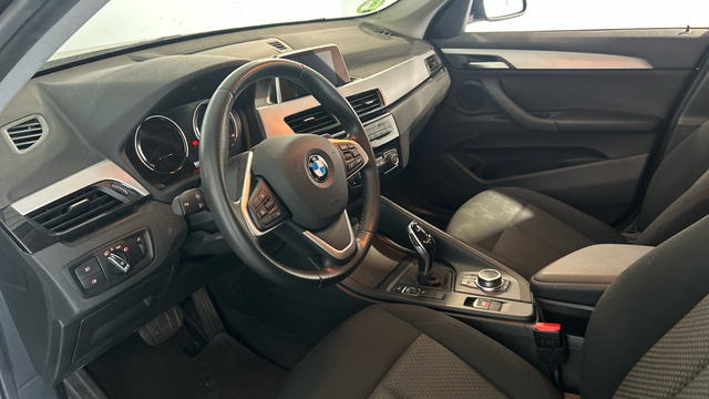 BMW X1 sDrive18d color Marrón. Año 2018. 110KW(150CV). Diésel. En concesionario BYmyCAR Madrid - Alcalá de Madrid