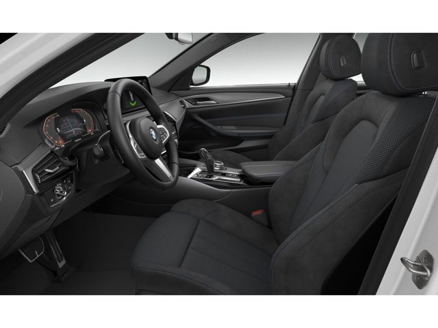 BMW Serie 5 530i Touring color Blanco. Año 2020. 185KW(252CV). Gasolina. En concesionario San Pablo Motor | Su Eminencia de Sevilla