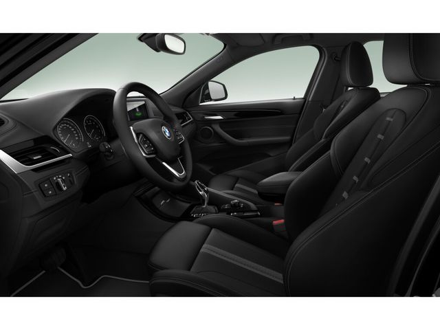 BMW X2 sDrive20i color Negro. Año 2020. 141KW(192CV). Gasolina. En concesionario San Rafael Motor LUCENA, S.L. de Córdoba