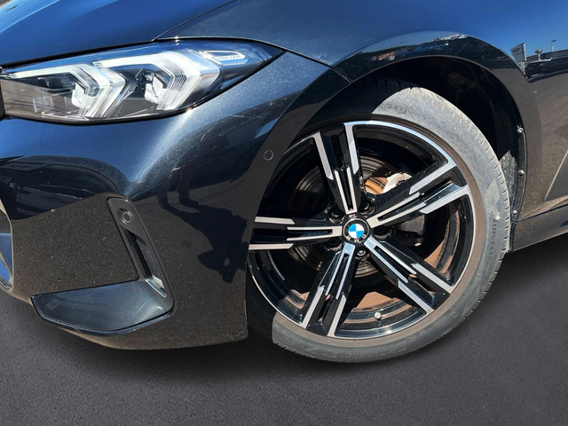 BMW Serie 3 320d color Negro. Año 2024. 140KW(190CV). Diésel. En concesionario CARTAGENA PREMIUM S.L. de Murcia