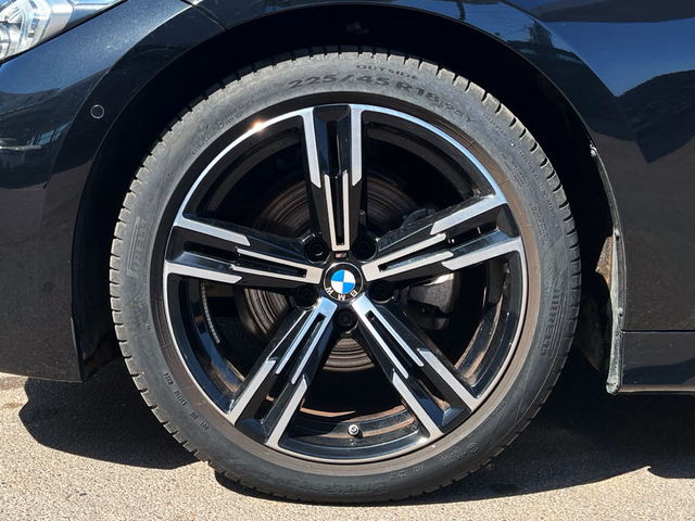 BMW Serie 3 320d color Negro. Año 2024. 140KW(190CV). Diésel. En concesionario CARTAGENA PREMIUM S.L. de Murcia