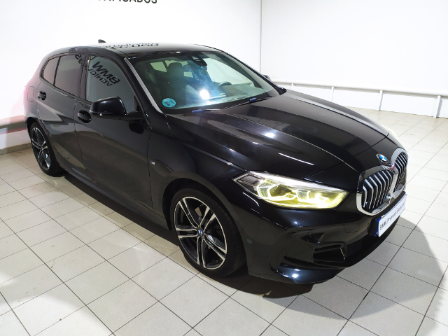 BMW Serie 1 116d color Negro. Año 2021. 85KW(116CV). Diésel. En concesionario Hispamovil Elche de Alicante