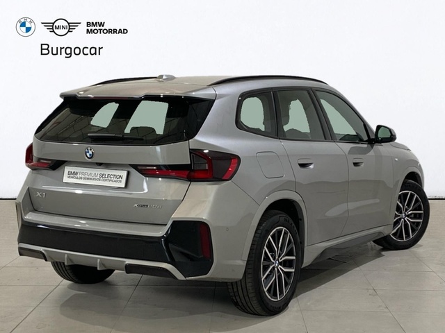 BMW X1 xDrive20d color Gris Plata. Año 2024. 120KW(163CV). Híbrido Electro/Diesel. En concesionario Motor Gorbea de Álava