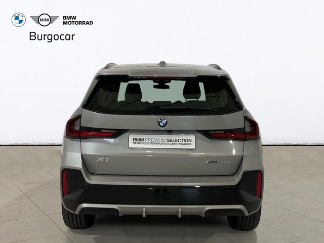 BMW X1 xDrive20d color Gris Plata. Año 2024. 120KW(163CV). Híbrido Electro/Diesel. En concesionario Motor Gorbea de Álava