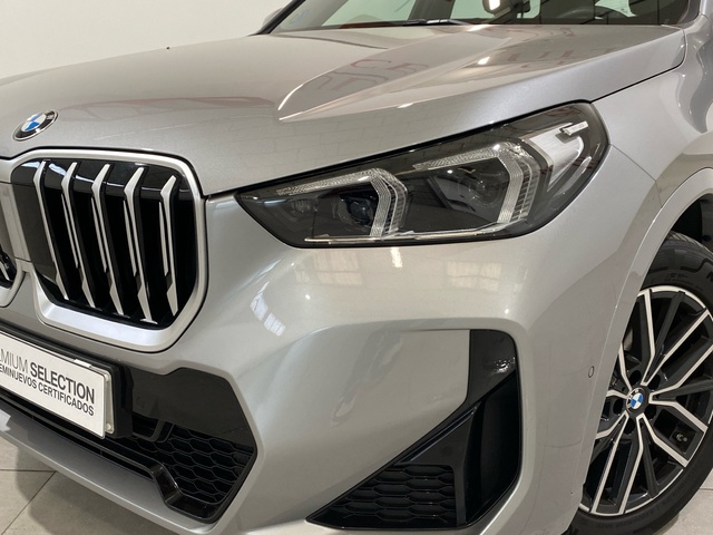 BMW X1 xDrive20d color Gris Plata. Año 2024. 120KW(163CV). Híbrido Electro/Diesel. En concesionario Motor Gorbea de Álava