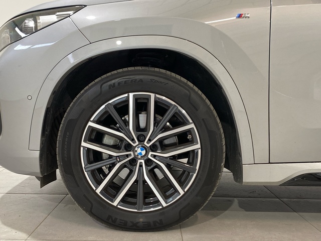 BMW X1 xDrive20d color Gris Plata. Año 2024. 120KW(163CV). Híbrido Electro/Diesel. En concesionario Motor Gorbea de Álava