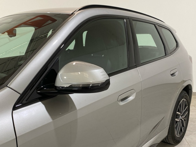 BMW X1 xDrive20d color Gris Plata. Año 2024. 120KW(163CV). Híbrido Electro/Diesel. En concesionario Motor Gorbea de Álava