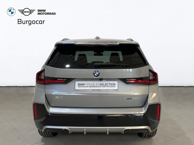 BMW X1 sDrive20d color Gris Plata. Año 2024. 120KW(163CV). Híbrido Electro/Diesel. En concesionario Motor Gorbea de Álava