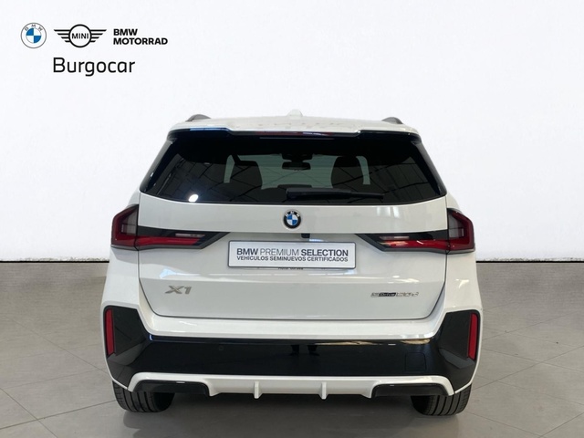 BMW X1 sDrive20d color Blanco. Año 2024. 120KW(163CV). Híbrido Electro/Diesel. En concesionario Burgocar (Bmw y Mini) de Burgos