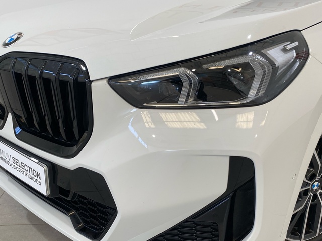 BMW X1 sDrive20d color Blanco. Año 2024. 120KW(163CV). Híbrido Electro/Diesel. En concesionario Burgocar (Bmw y Mini) de Burgos
