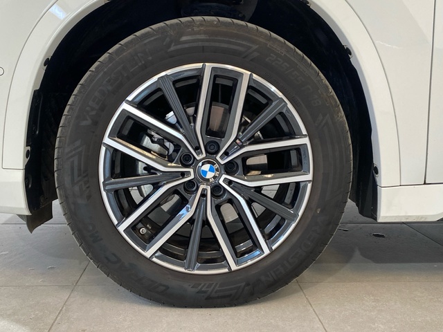 BMW X1 sDrive20d color Blanco. Año 2024. 120KW(163CV). Híbrido Electro/Diesel. En concesionario Burgocar (Bmw y Mini) de Burgos