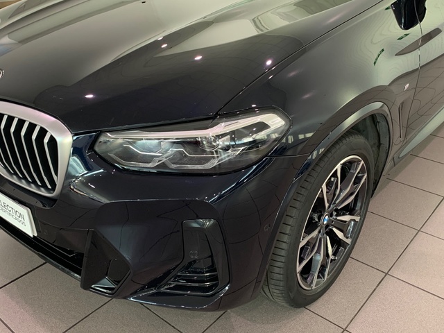 BMW X3 xDrive20d color Negro. Año 2023. 140KW(190CV). Diésel. En concesionario Celtamotor Lalín de Pontevedra