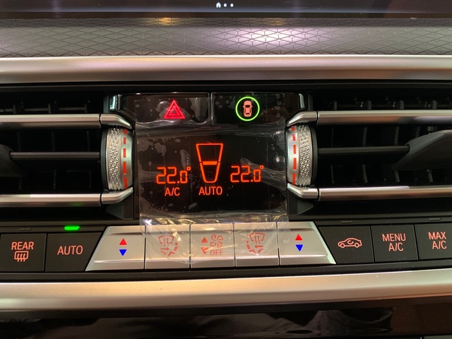 BMW X3 xDrive20d color Negro. Año 2023. 140KW(190CV). Diésel. En concesionario Celtamotor Lalín de Pontevedra